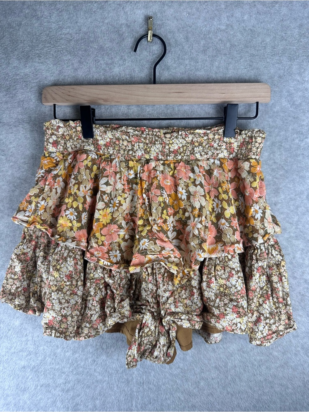 American Eagle Floral Ruffled Tiered Skorts - Peach, Mustard & Olive